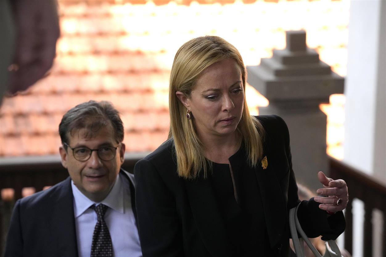 Τζ. Μελόνι: Δεν πτοείται παρά τις αποφάσεις των ιταλικών δικαστηρίων