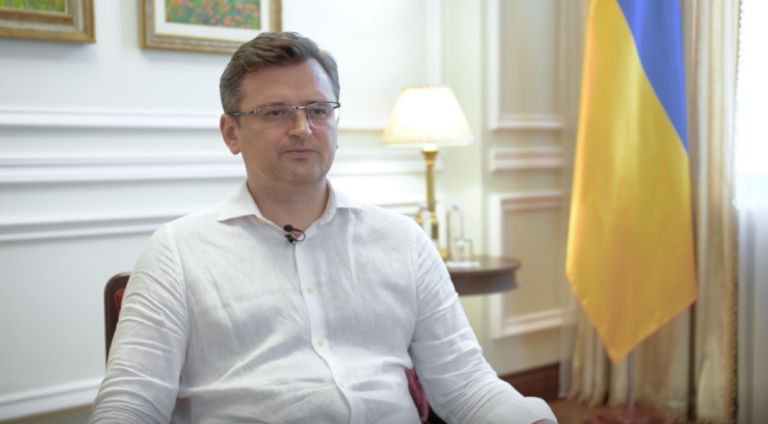 Ντ. Κουλέμπα: Το σχέδιο Τραμπ κάνει πιο δυσχερή τη θέση του Κιέβου