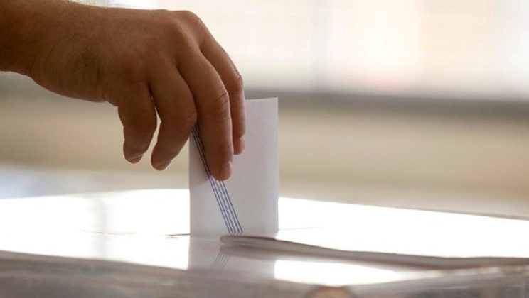 Δημοσκοπήσεις: Σημάδια ανάκαμψης για ΝΔ - Κορύφωση του «αντισυστημικού» κύματος