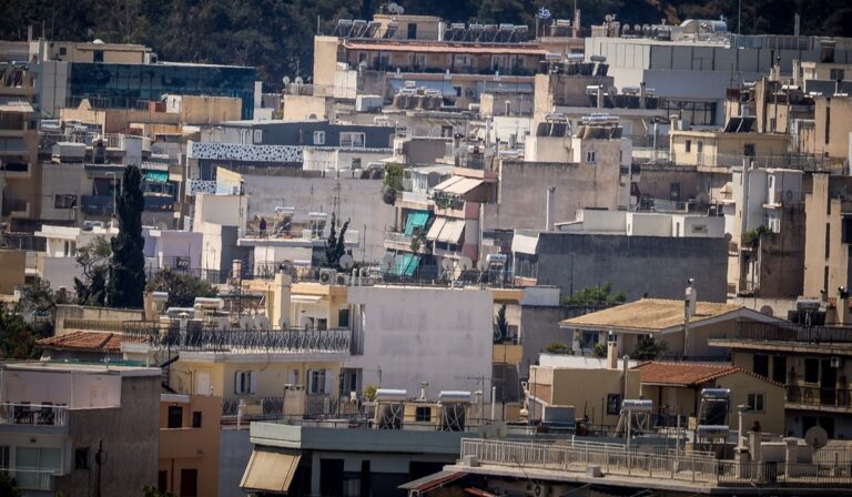 «Εξοικονομώ 2025» – «Αλλάζω θερμοσίφωνα»: Ανοίγουν σήμερα οι πλατφόρμες για αιτήσεις