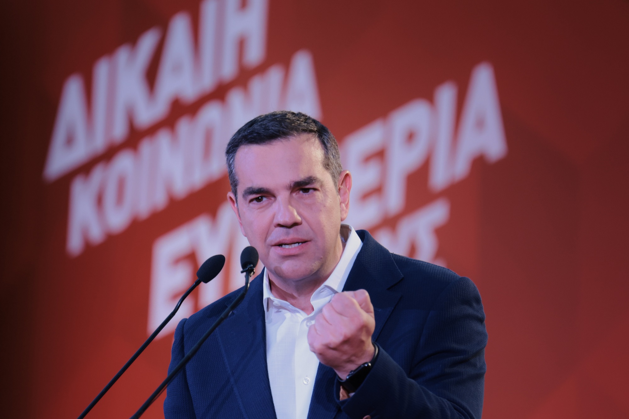 Μαινόμενος Τσίπρας: «Γιατί η δικαιοσύνη δεν είναι αποσταθεροποίηση, αλλά σταθερότητα».