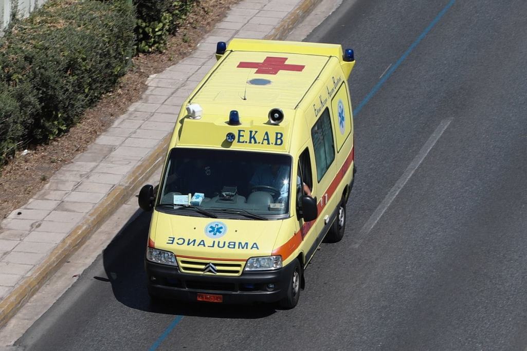 Μάχη για την ζωή του δίνει 18χρονος που χτυπήθηκε από ΙΧ στην Αργυρούπολη