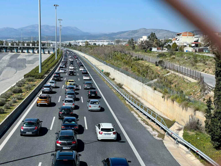 Κυκλοφοριακό χάος στην Αττική - Έμφραγμα σε Κηφισό και Λ. Αλεξάνδρας