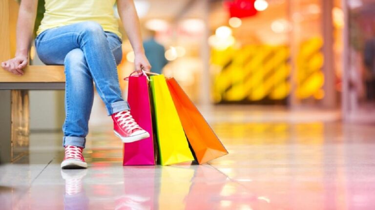 Την Δευτέρα 13/01 ανοίγει η «αυλαία» για τις χειμερινές εκπτώσεις