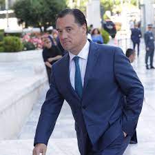 Ο Άδ. Γεωργιάδης άνοιξε το φαρμακείο του ΕΟΠΥΥ σε ρόλο «κλειδαρά»