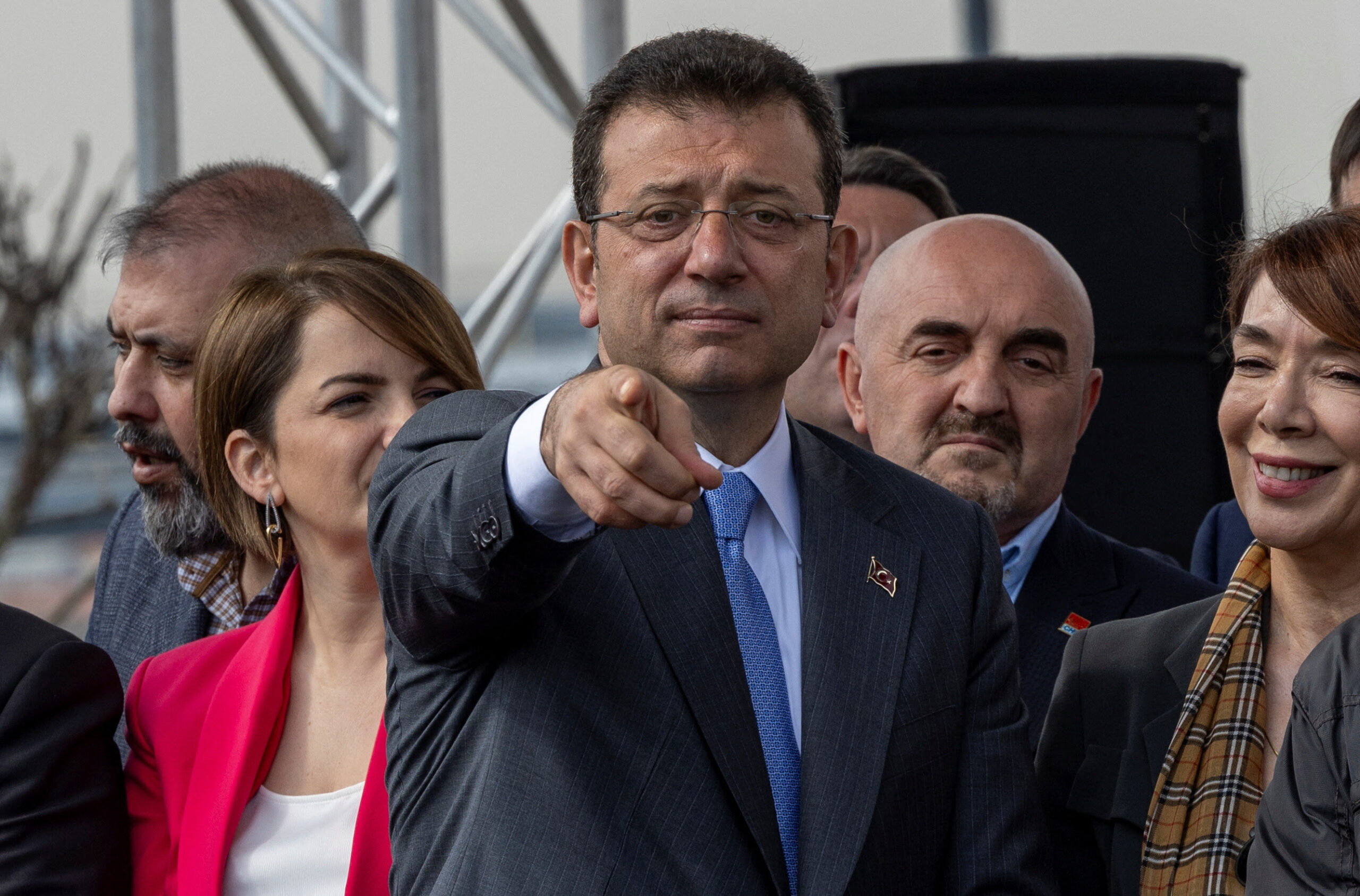 Ιμάμογλου: Για πραξικόπημα κανει λόγο η αντιπολίτευση