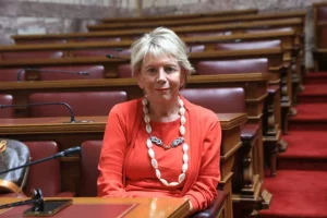 Η Ελ. Ακρίτα θέλει την Μαρία Καρυστιανού πρωθυπουργό