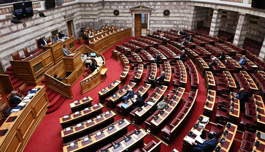 Η συζήτηση για την σύσταση Προανακριτικής για τον Χ. Τριαντόπουλο και το μπάζωμα στα Τέμπη (live)