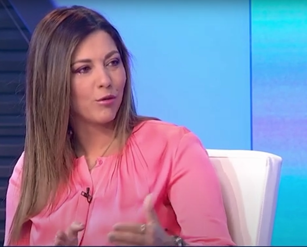 Σ. Ζαχαράκη: «Δεν μιλάμε για καθολική απαγόρευση»