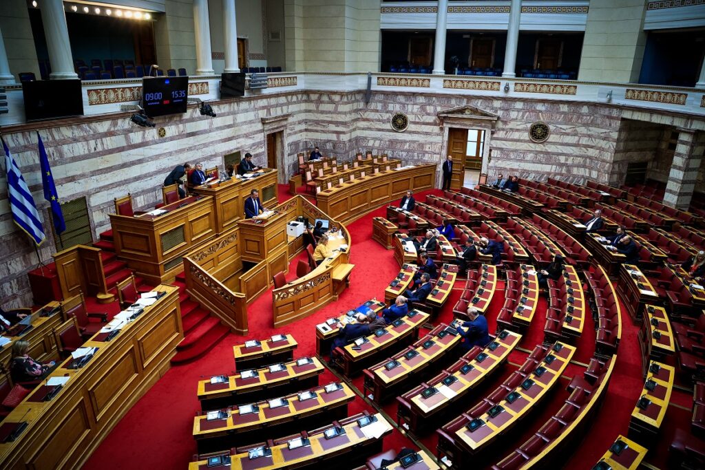Κοινό κείμενο από τέσσερις κοινοβουλευτικές ομάδες για την πρόταση μομφής