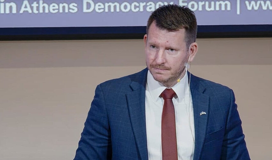 Jonatan Vseviov: Η δημοκρατία σε κρίση - Οι ριζικές αλλαγές που καθορίζουν το μέλλον μας