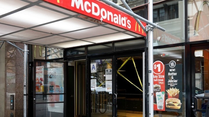 McDonalds - βακτήριο E.coli: Ύποπτα τα κρεμμύδια για την μόλυνση δεκάδων ανθρώπων