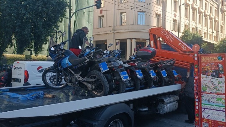 Δήμος Αθηναίων και Τροχαία προχώρησαν σε απελευθέρωση δημόσιων χώρων