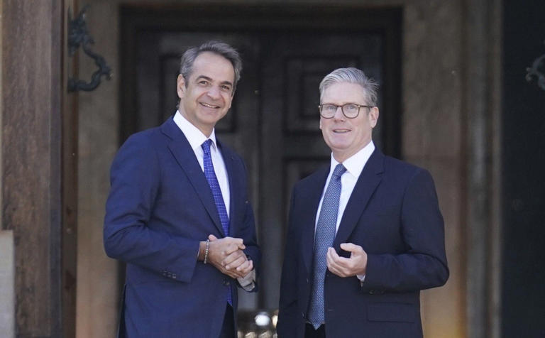 Έφτασε στη Downing Street ο Κυρ. Μητσοτάκης