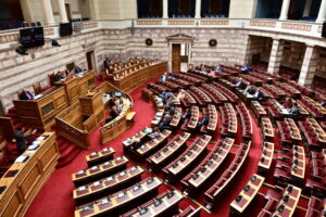 Σε εξέλιξη η συζήτηση στην Βουλή - Live η ομιλία των πολιτικών αρχηγών