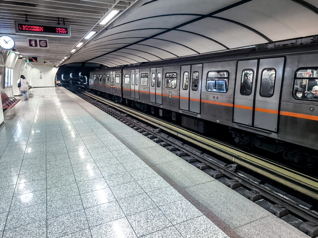 Νεκρός ο άνθρωπος που έπεσε στο Μετρό