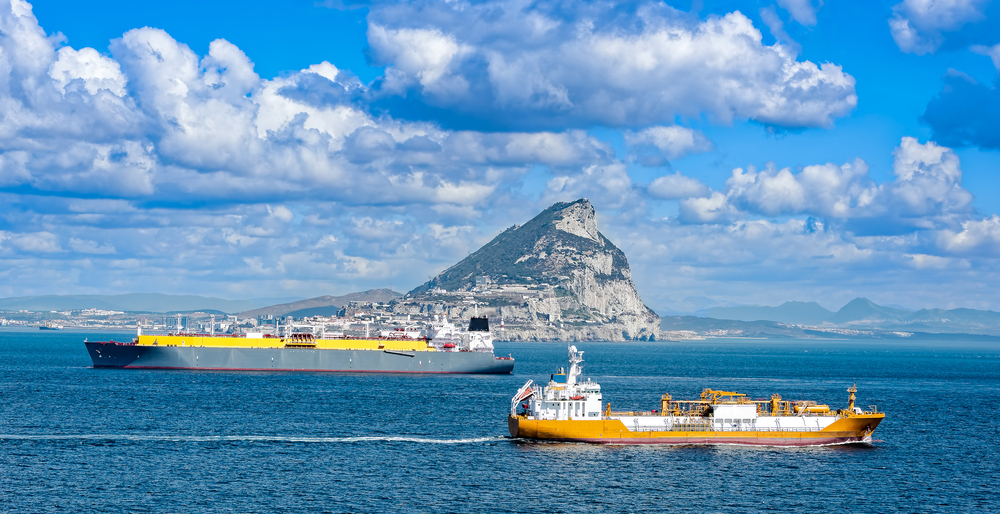 LNG GAS ship ΕΕ: Δεν θα σταματήσει τις εισαγωγές ρωσικού LNG έως ότου βρει εναλλακτικές πηγές