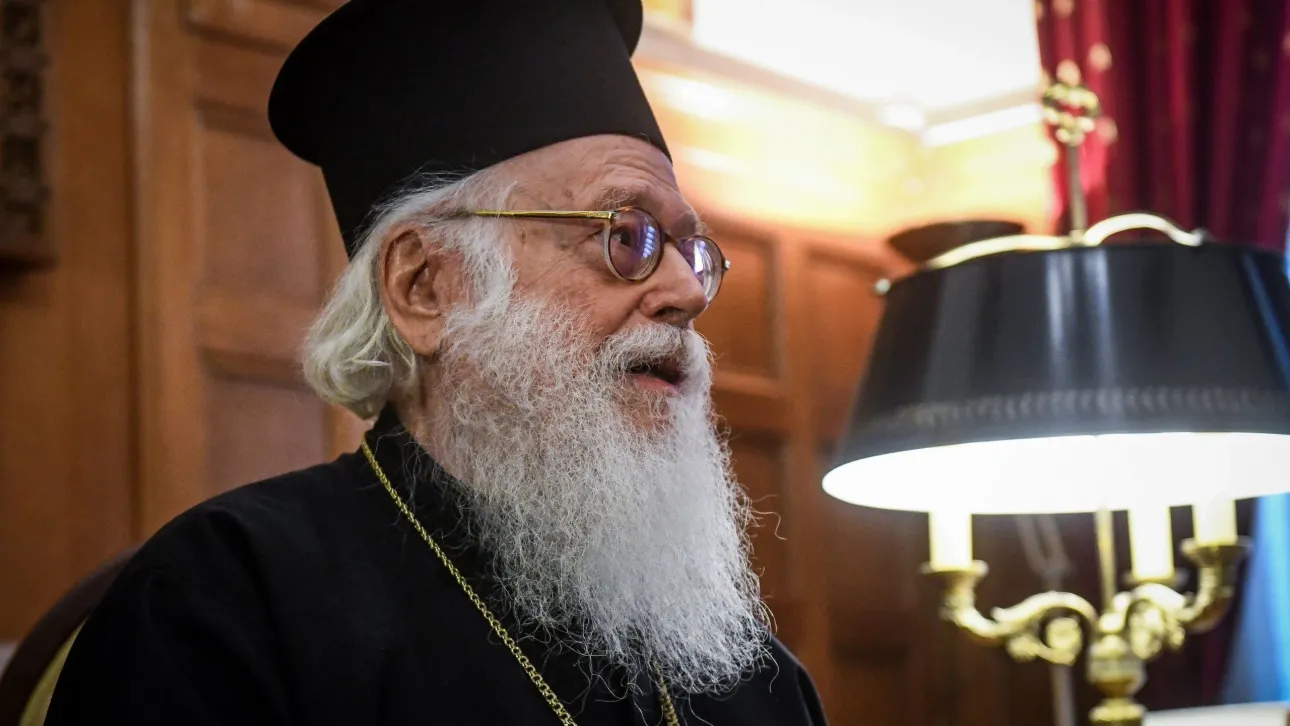 Κρίσιμη για έκτη ημέρα παραμένει η κατάσταση υγείας του Αρχιεπισκόπου Αλβανίας Αναστάσιου