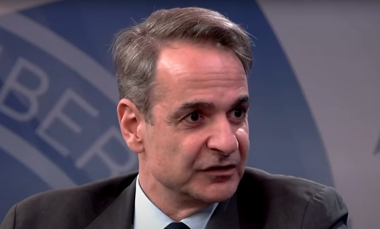 Στη ΓΑΔΑ ο πρωθυπουργός - Τον υποδέχτηκε ο Μιχάλης Χρυσοχοΐδης