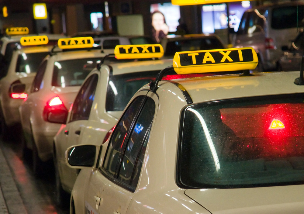 Ταξί: 24ωρη απεργία και χειρόφρενο στις 19 Φεβρουαρίου