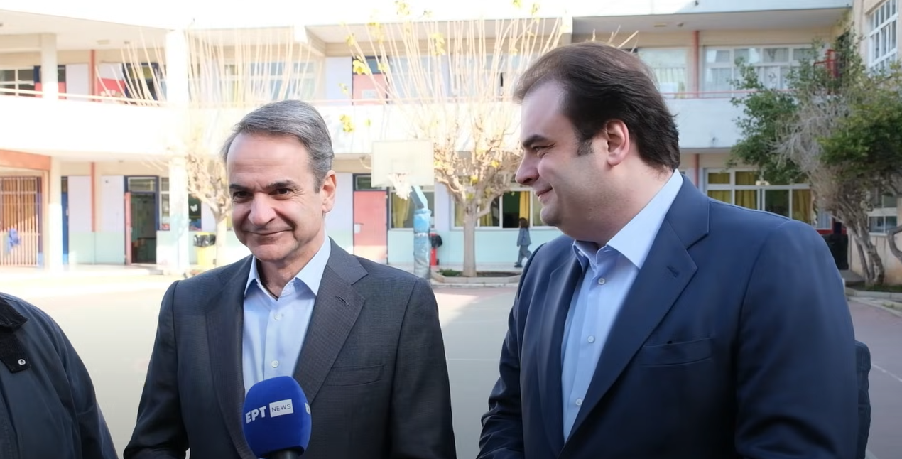 Σε σχολεία την Νέας Φιλαδέλφιας ο Κυριάκος Μητσοτάκης