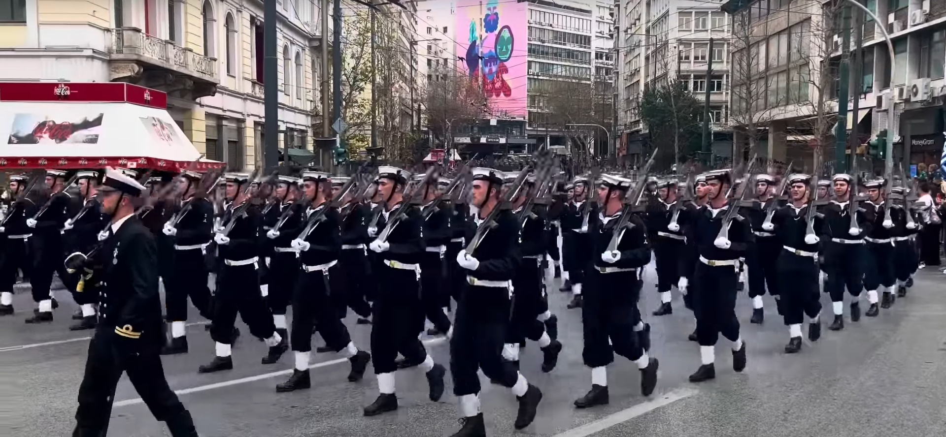 ΕΔΕ στο ΓΕΝ για τα υβριστικά συνθήματα της παρέλασης - «Η ισχύς δεν αποτυπώνεται με συνθήματα» λέει η ελληνική κυβέρνηση