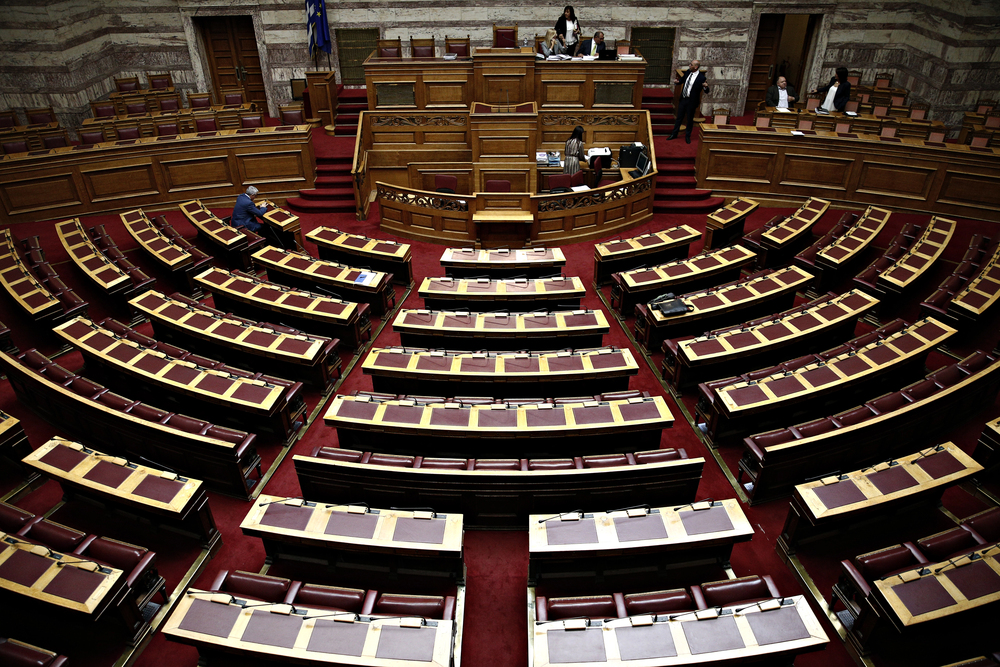 Χαμός στην Βουλή στη συζήτηση για το πόρισμα της προανακριτικής - Τι είπαν Φάμελλος και Κωνσταντοπούλου (live)