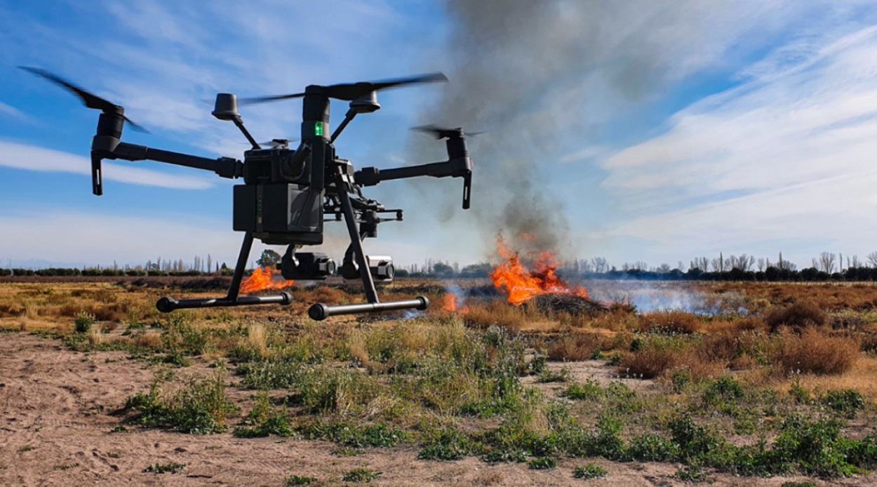 Στη μάχη κατά των πυρκαγιών με 80 drones η Πολιτική Προστασία