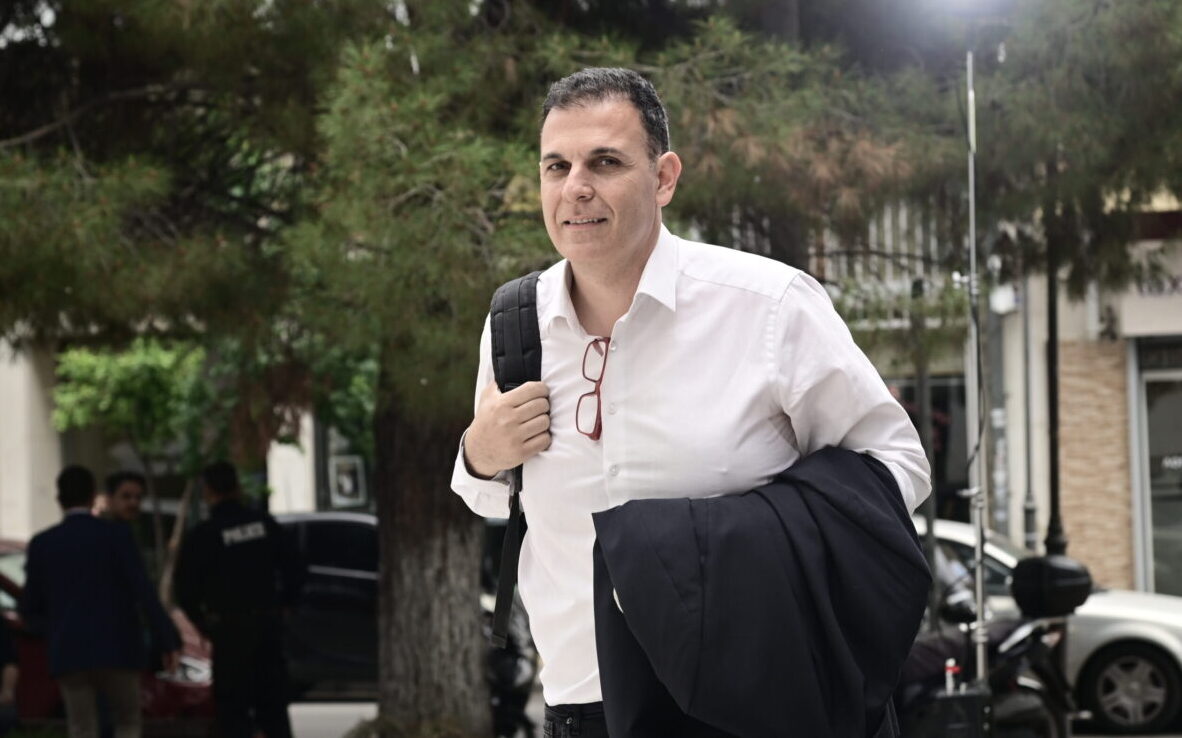 Ραγδαίες εξελίξεις: το πρώτο «χτύπημα» του Αλέξη Τσίπρα στον ΣΥΡΙΖΑ, γιατί ο Γιώργος Καραμέρος παραδίδει την έδρα του και εντάσσεται στην ΕΛ.Α.Σ.