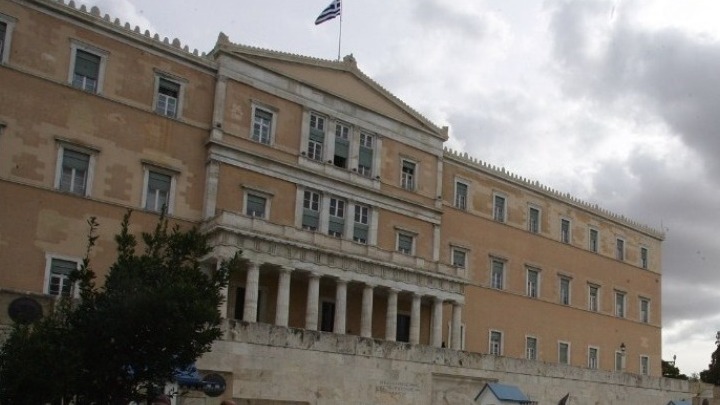 Το Δημόσιο παραιτείται από τα ένδικα μέσα για τις αποζημιώσεις σε Μάνδρα και Μάτι